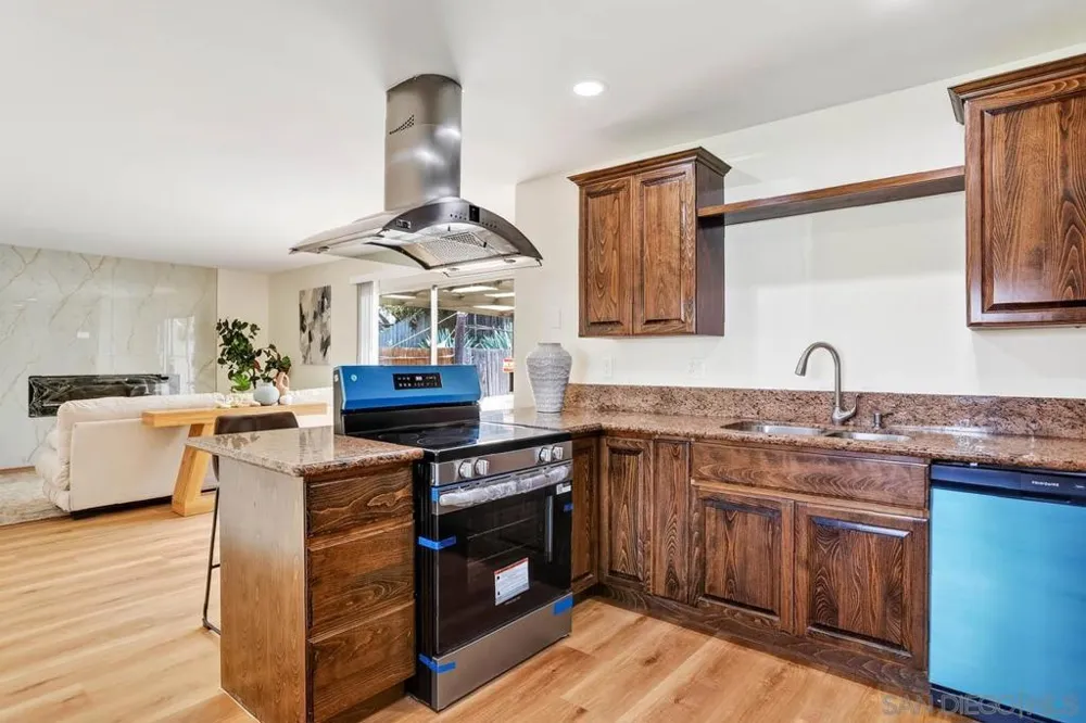 520 La Barca St Spring Valley, CA 91977