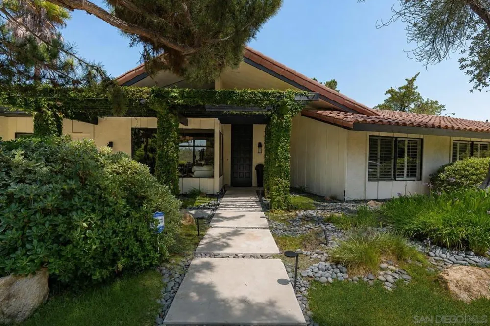 111 Morro Hills Road Fallbrook, CA 92028