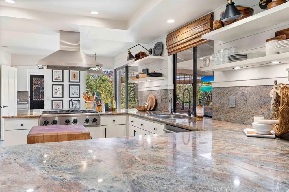 111 Morro Hills Road Fallbrook, CA 92028