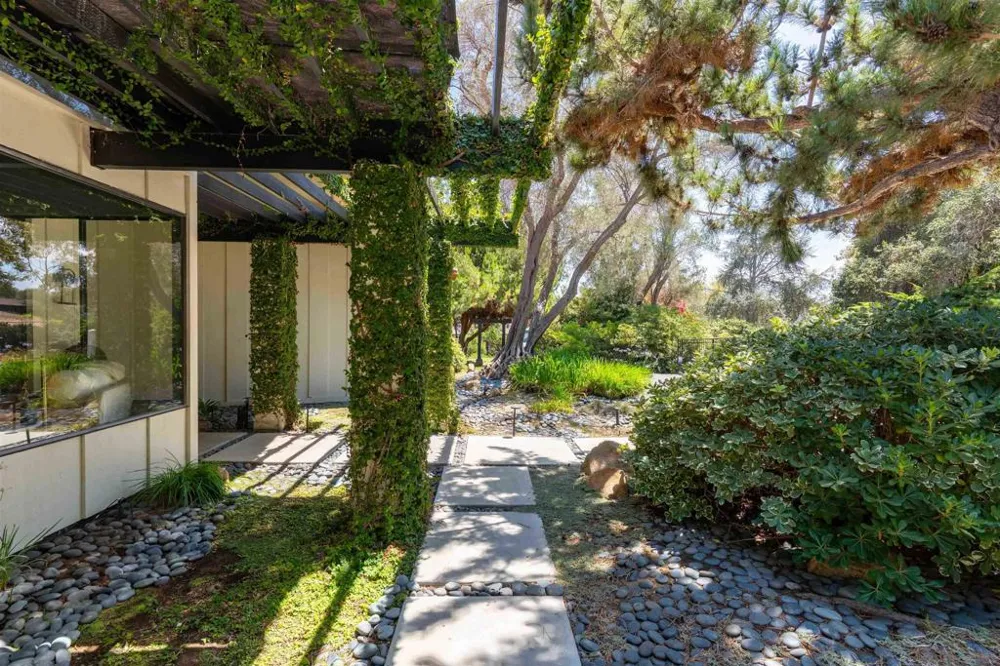 111 Morro Hills Road Fallbrook, CA 92028