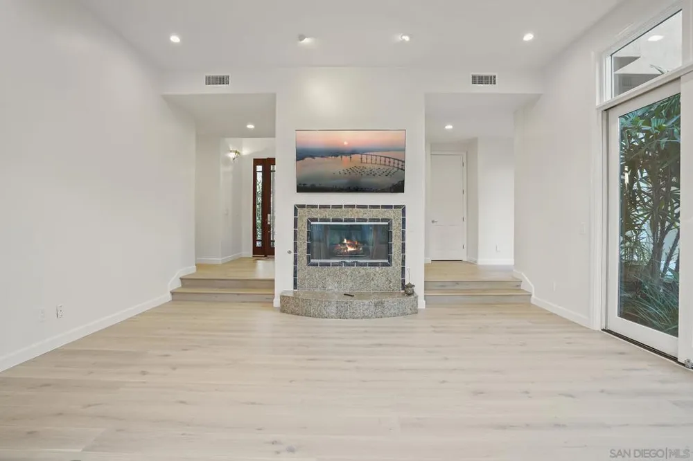 13601 Nogales Drive Del Mar, CA 92014