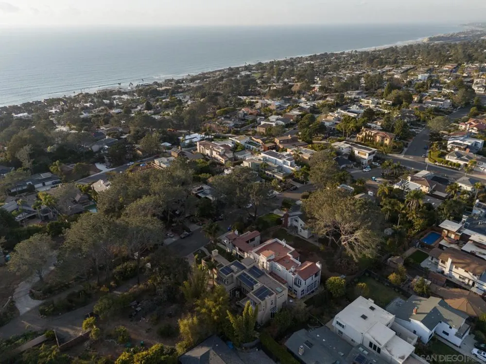 13601 Nogales Drive Del Mar, CA 92014