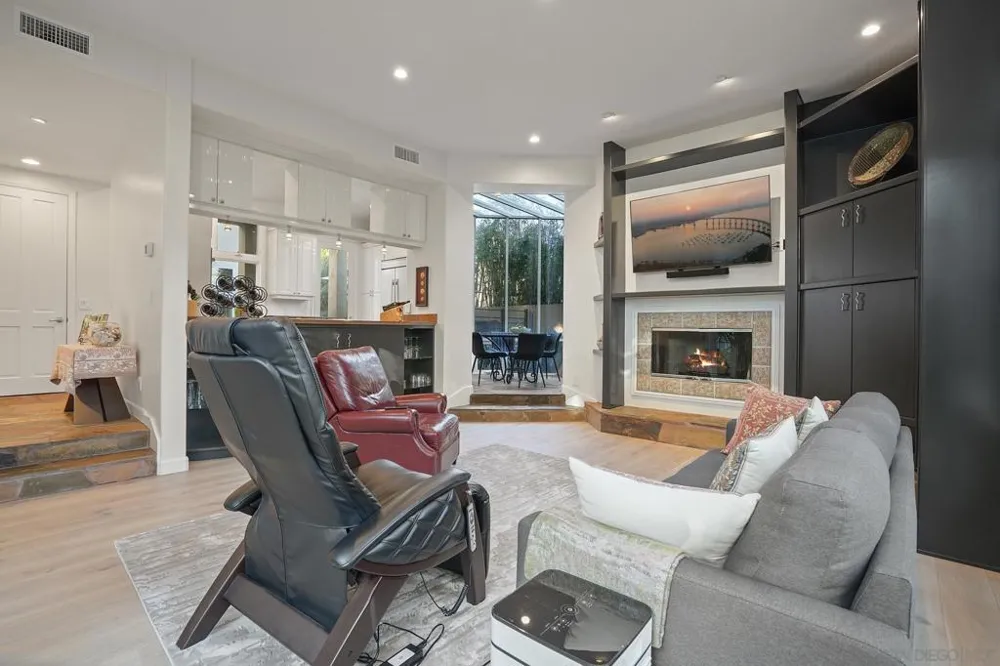 13601 Nogales Drive Del Mar, CA 92014
