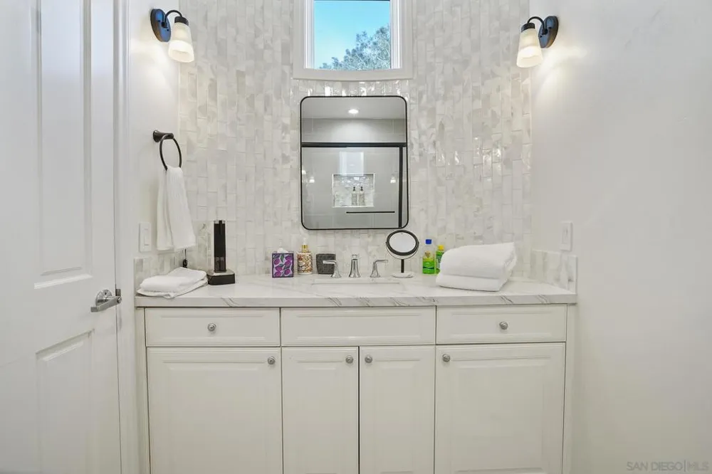 13601 Nogales Drive Del Mar, CA 92014