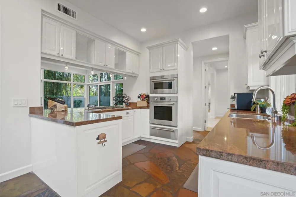 13601 Nogales Drive Del Mar, CA 92014