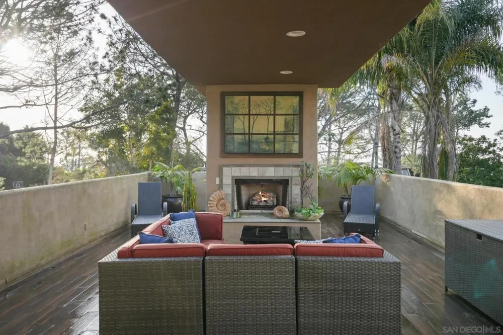 13601 Nogales Drive Del Mar, CA 92014