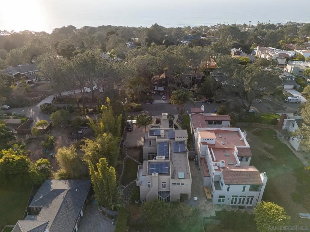 13601 Nogales Drive Del Mar, CA 92014