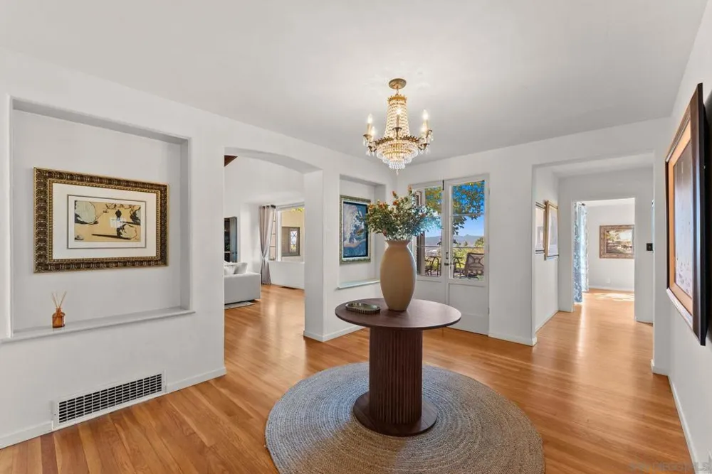 10260 Fuerte La Mesa, CA 91941