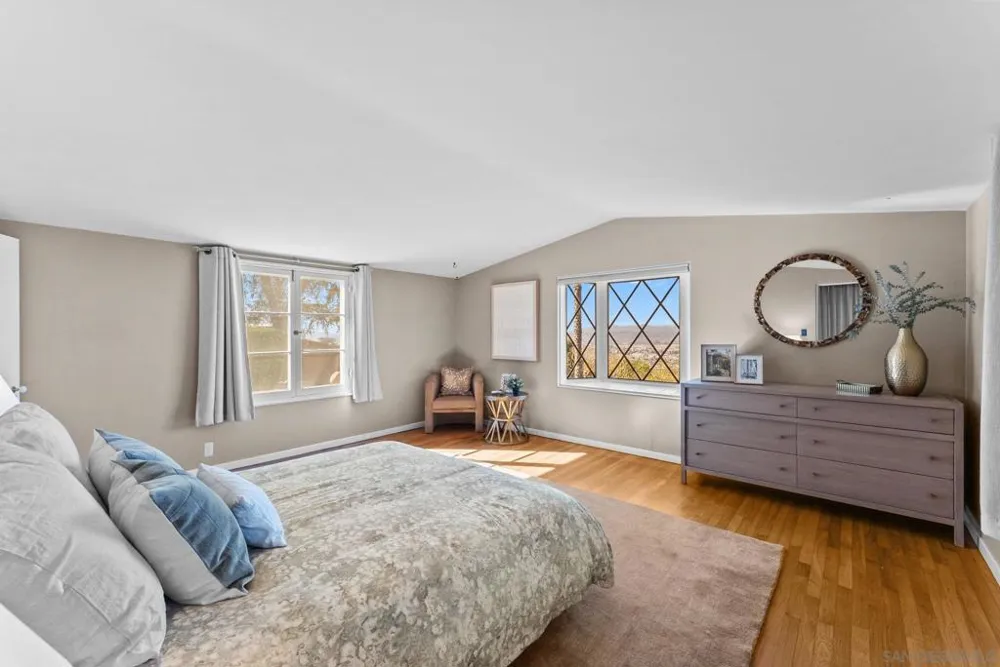 10260 Fuerte La Mesa, CA 91941