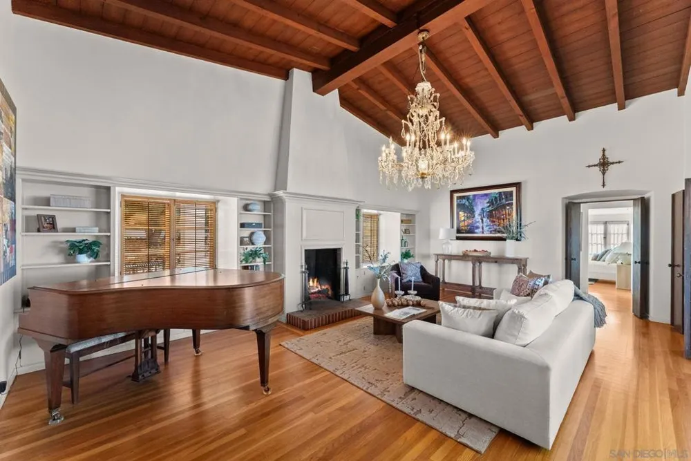 10260 Fuerte La Mesa, CA 91941