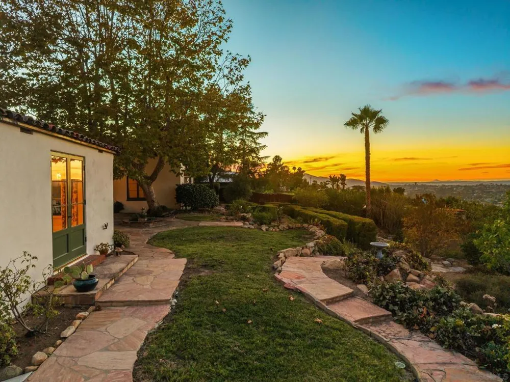 10260 Fuerte La Mesa, CA 91941