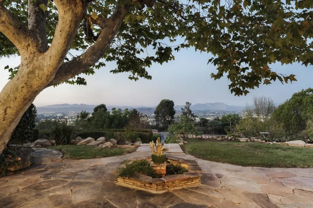 10260 Fuerte La Mesa, CA 91941