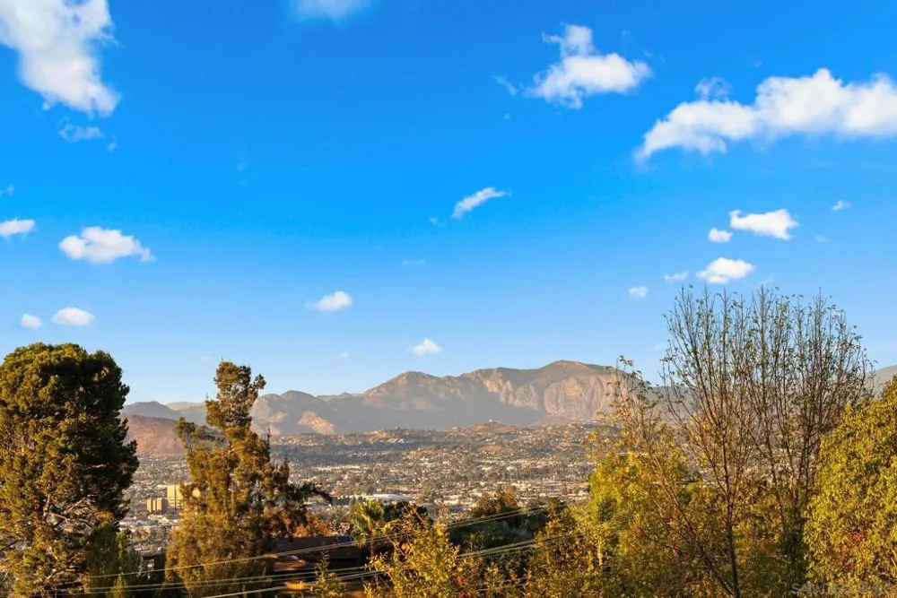 10260 Fuerte La Mesa, CA 91941