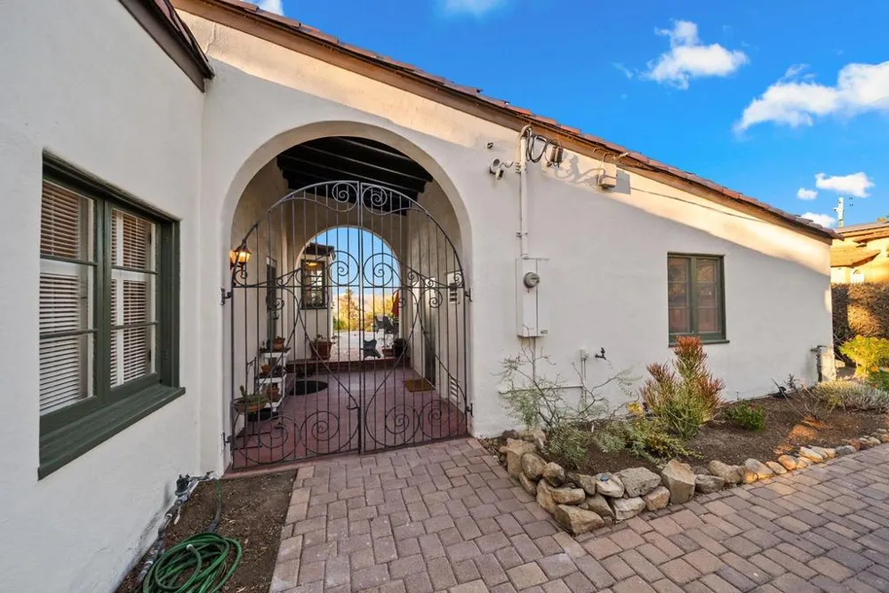10260 Fuerte La Mesa, CA 91941