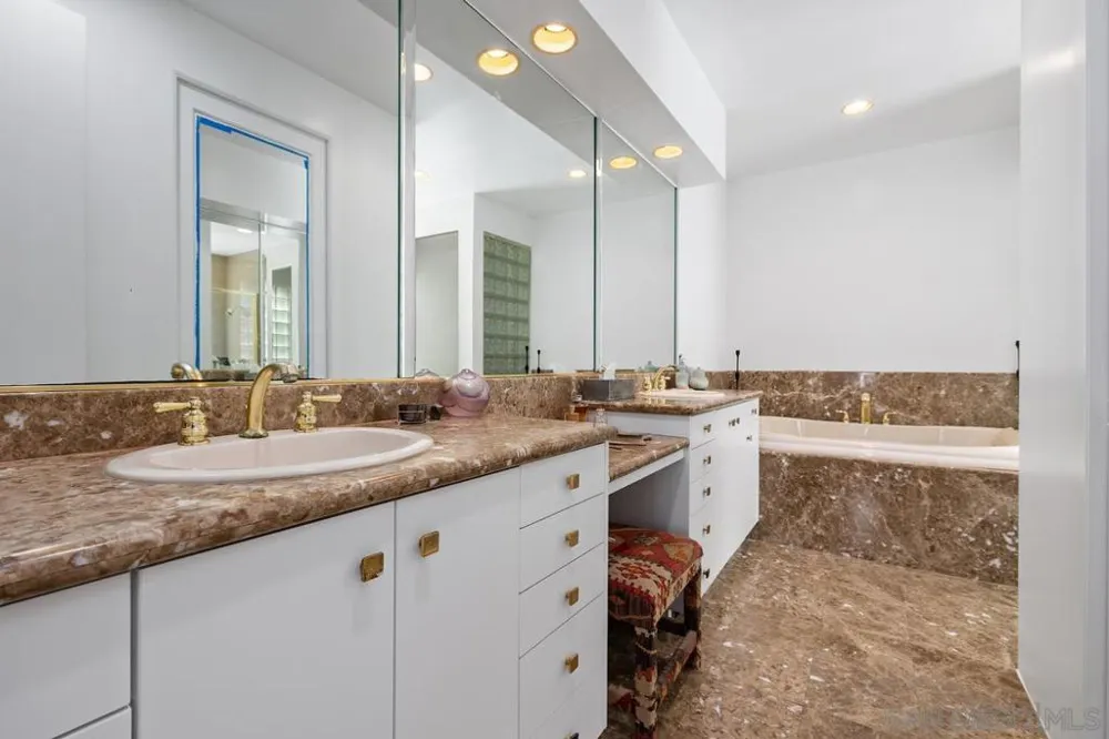 367 Pine Needles Dr Del Mar, CA 92014