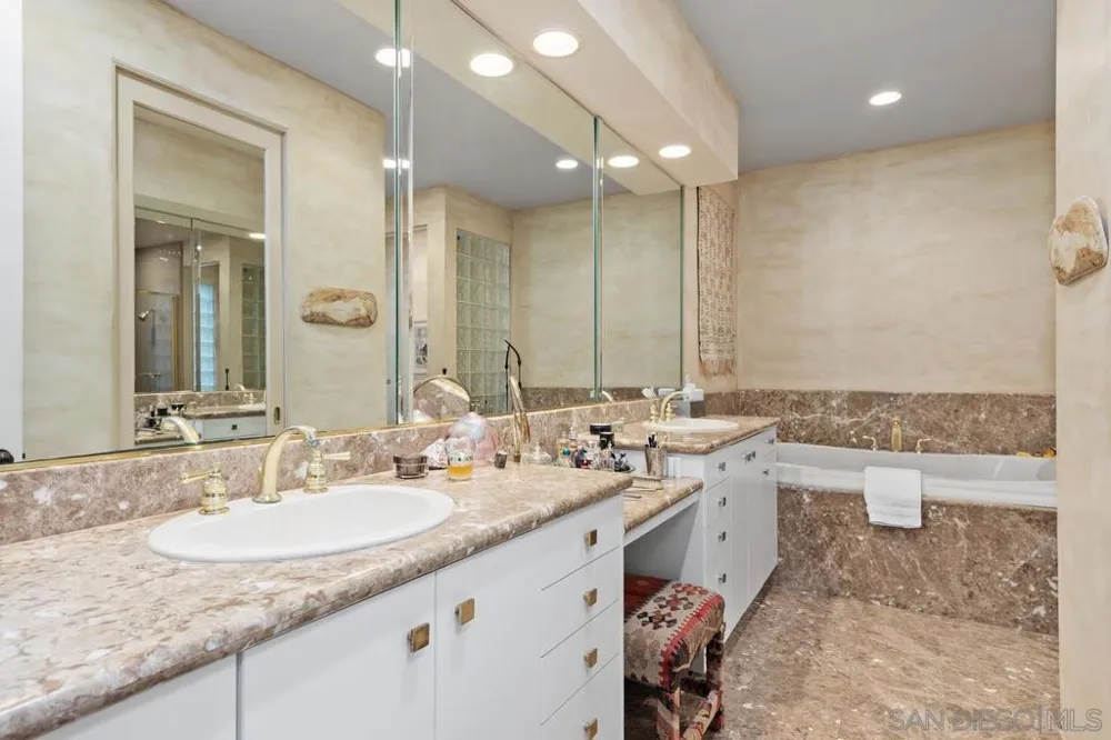 367 Pine Needles Dr Del Mar, CA 92014
