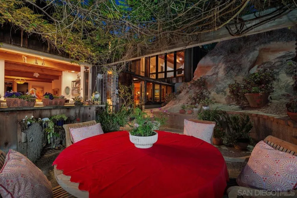 367 Pine Needles Dr Del Mar, CA 92014