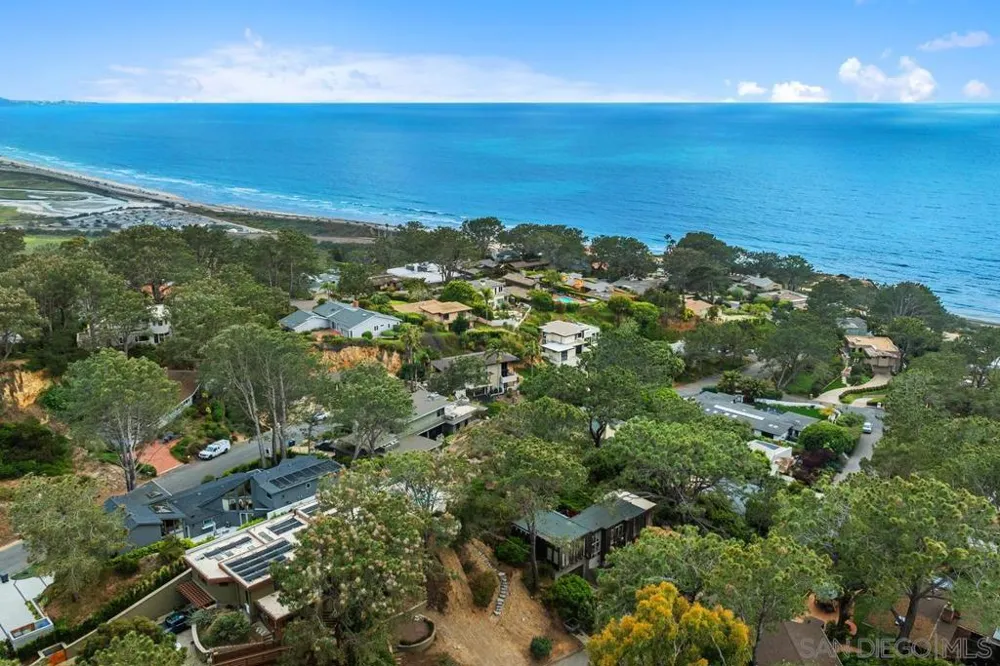 367 Pine Needles Dr Del Mar, CA 92014