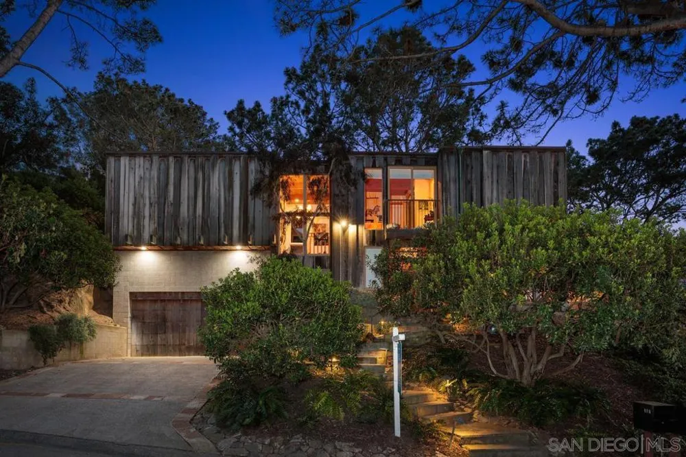 367 Pine Needles Dr Del Mar, CA 92014