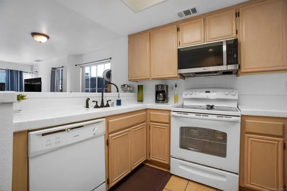 8966 Arlingdale Way Spring Valley, CA 91977