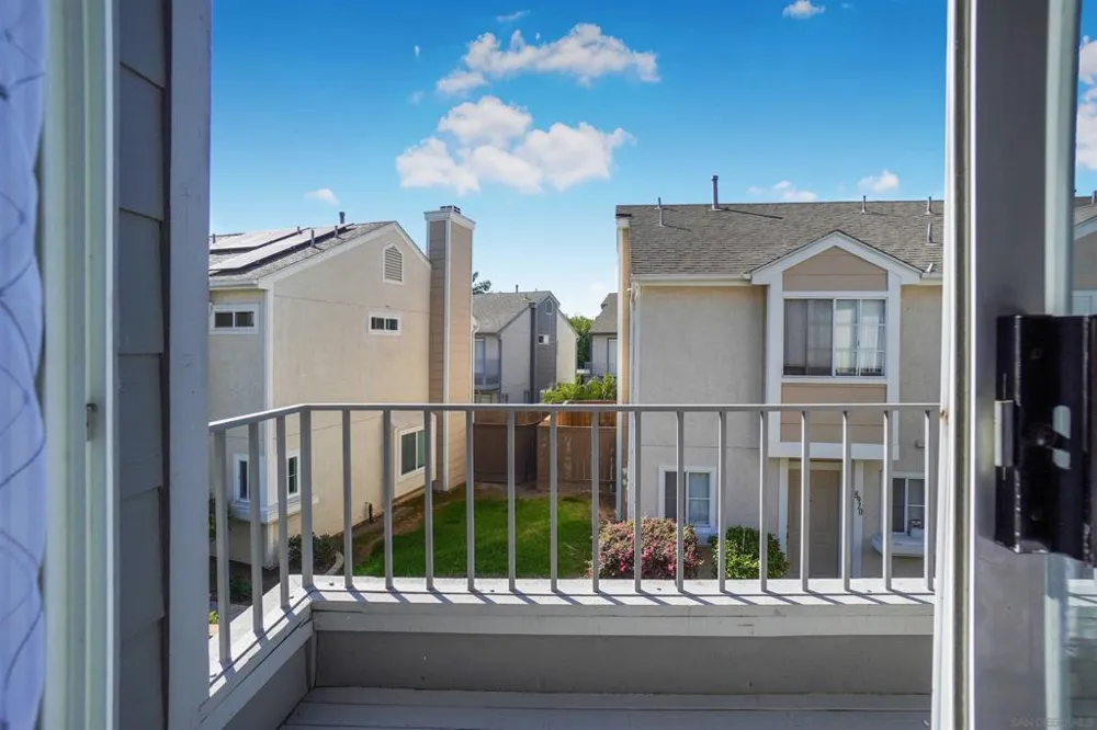8966 Arlingdale Way Spring Valley, CA 91977