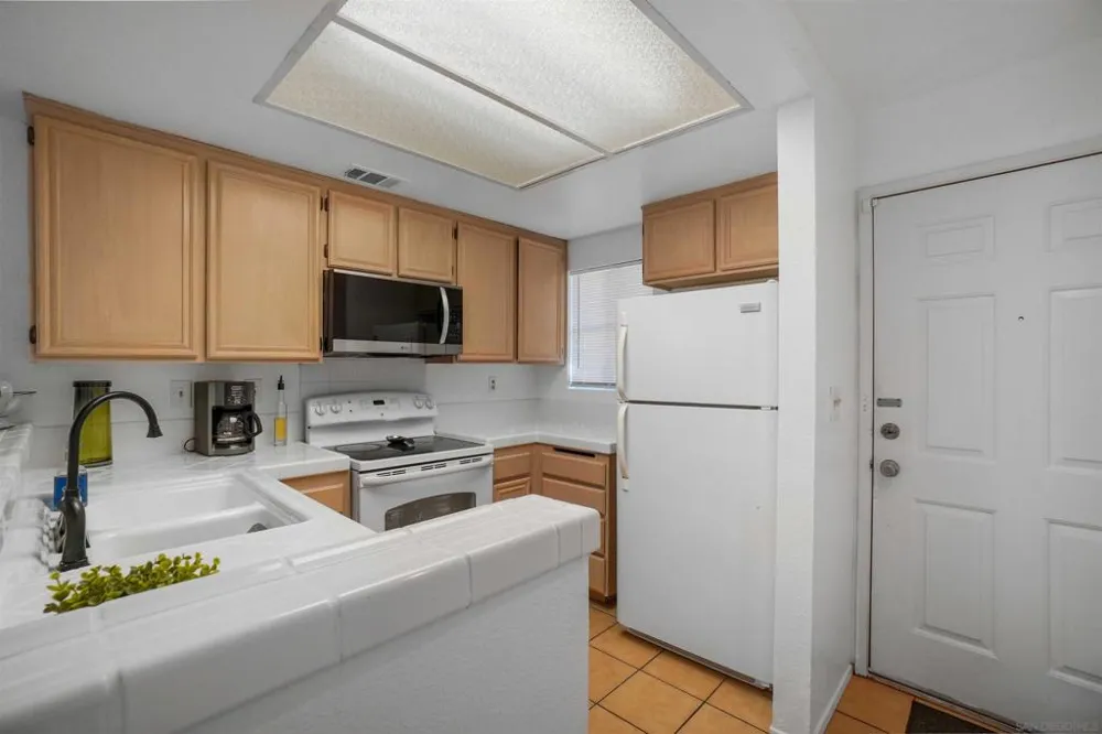8966 Arlingdale Way Spring Valley, CA 91977