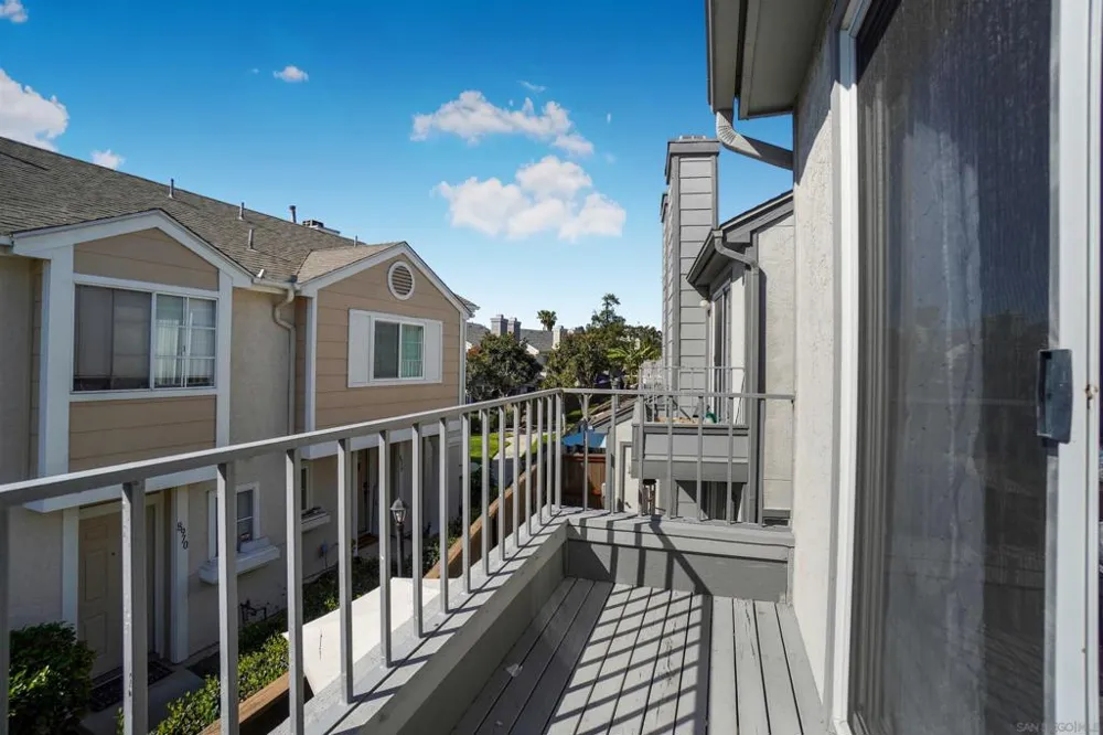 8966 Arlingdale Way Spring Valley, CA 91977