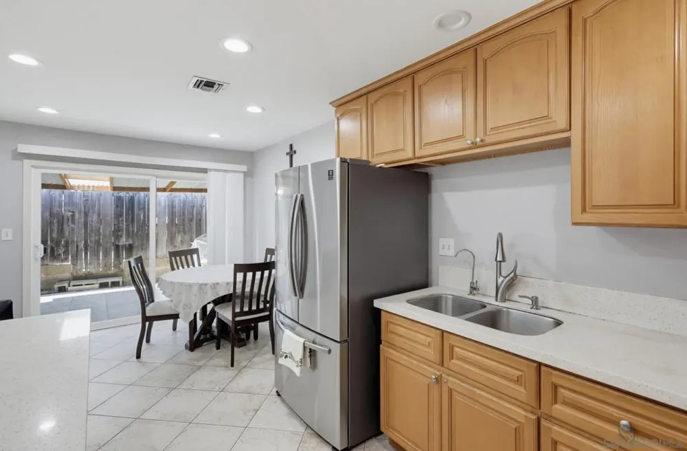 8035 Calle Fanita Santee, CA 92071
