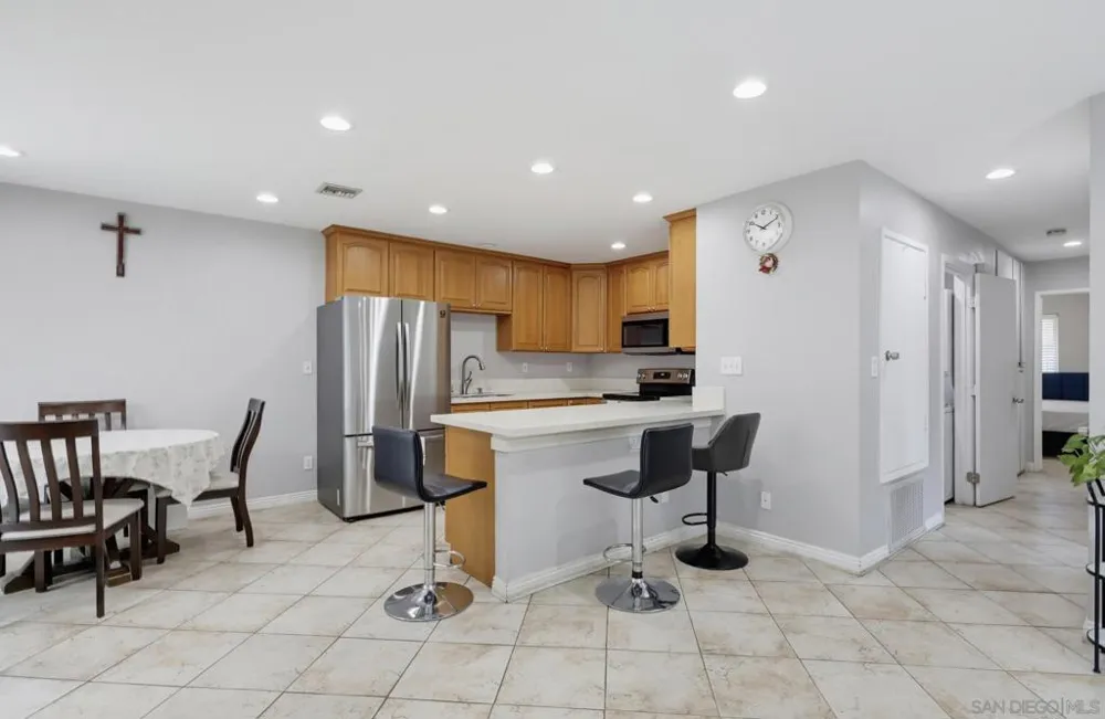 8035 Calle Fanita Santee, CA 92071