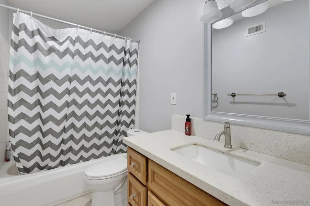 8035 Calle Fanita Santee, CA 92071