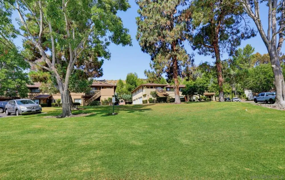8035 Calle Fanita Santee, CA 92071