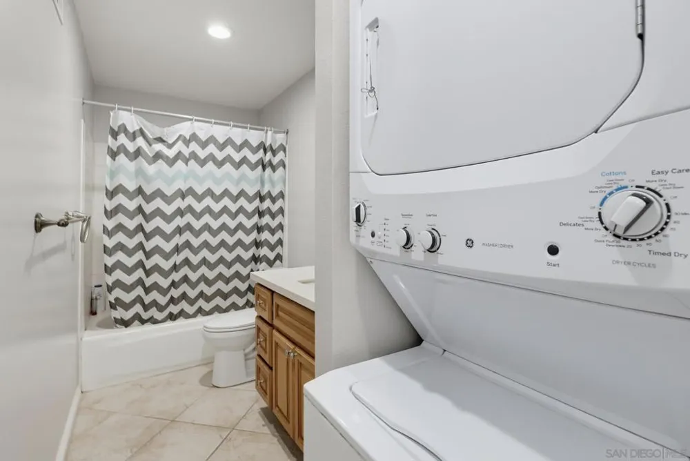 8035 Calle Fanita Santee, CA 92071
