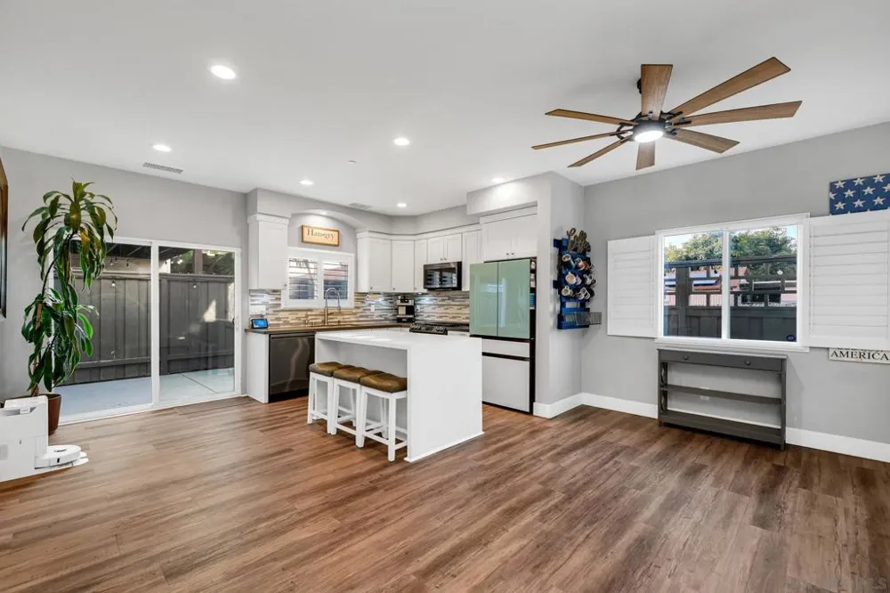 571 Delaware Imperial Beach, CA 91932