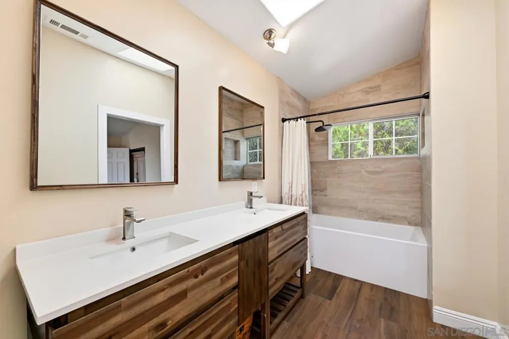 2744 Felicita Escondido, CA 92029