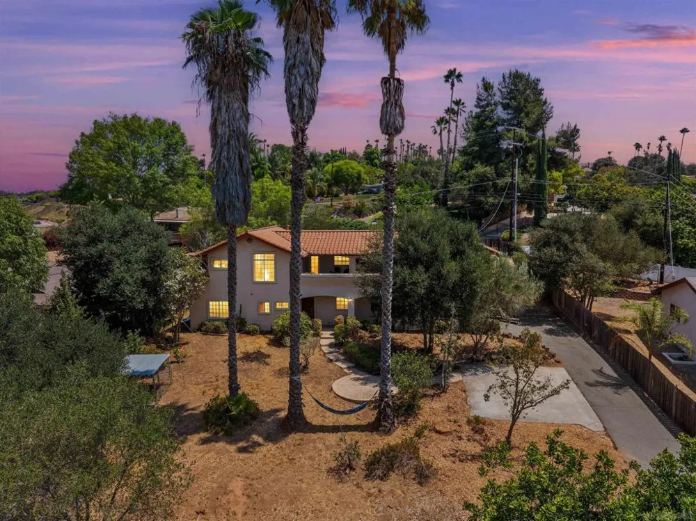 2744 Felicita Escondido, CA 92029