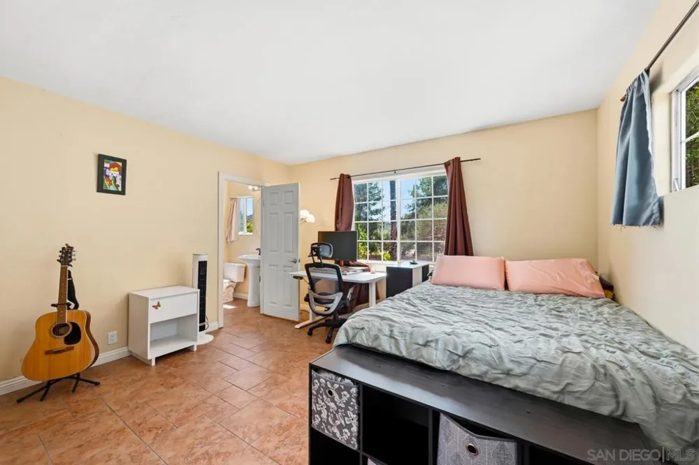 2744 Felicita Escondido, CA 92029