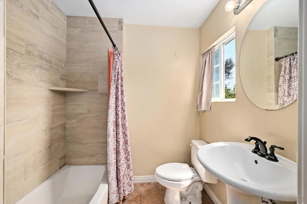 2744 Felicita Escondido, CA 92029