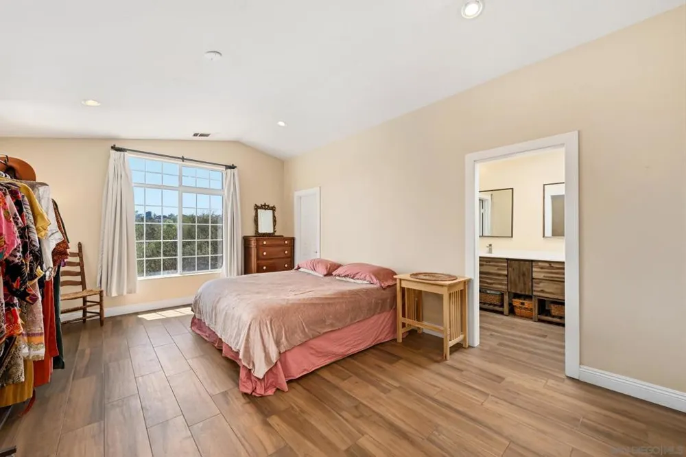 2744 Felicita Escondido, CA 92029