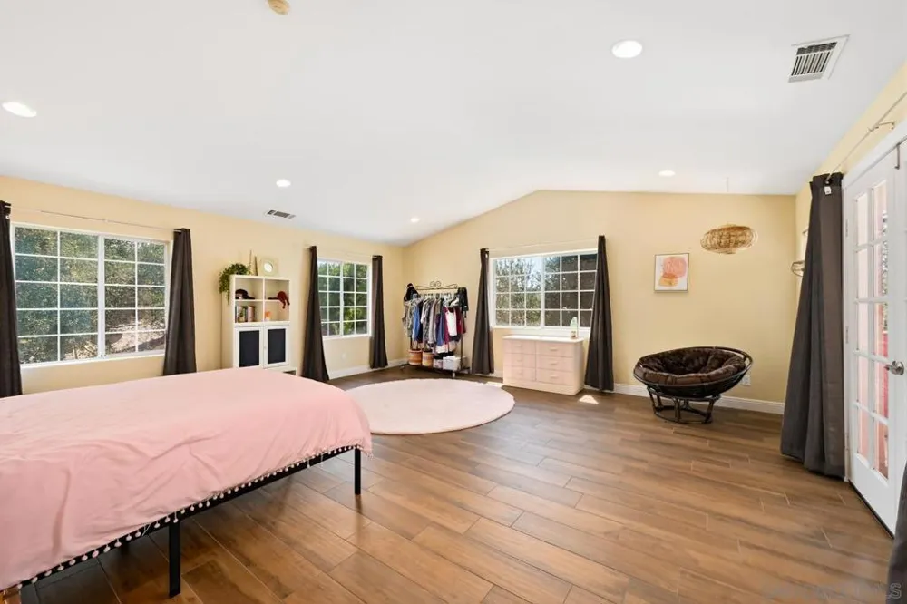 2744 Felicita Escondido, CA 92029