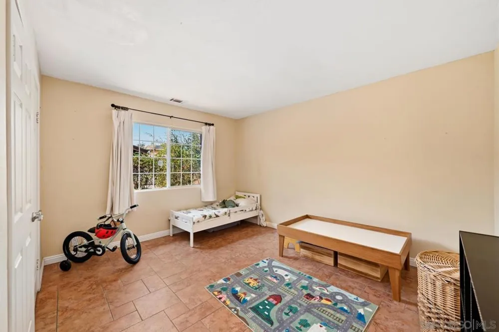 2744 Felicita Escondido, CA 92029