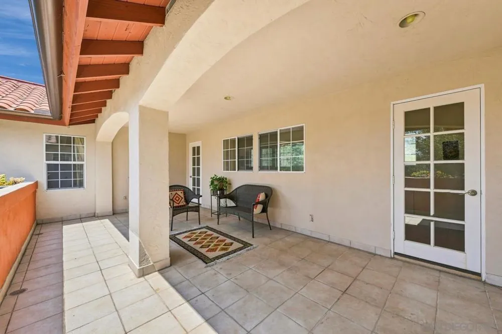 2744 Felicita Escondido, CA 92029