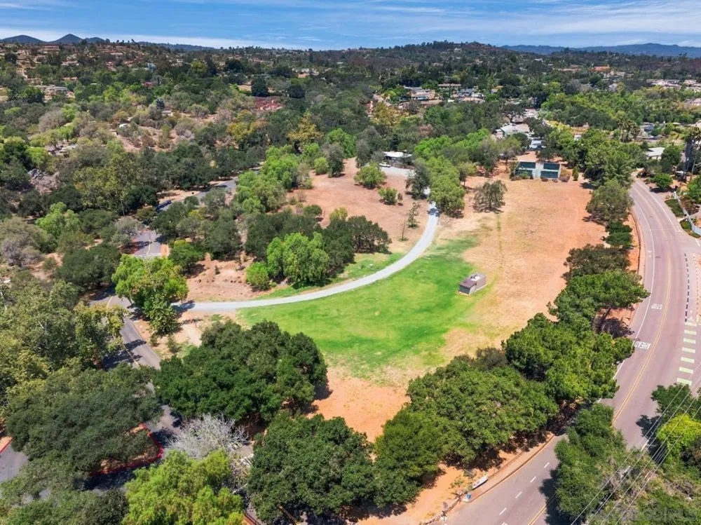 2744 Felicita Escondido, CA 92029