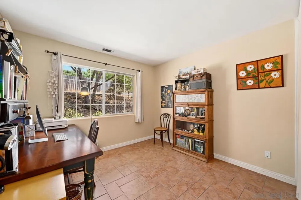 2744 Felicita Escondido, CA 92029