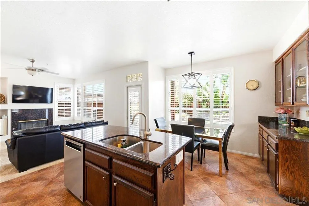 2279 Bear Rock Escondido, CA 92026