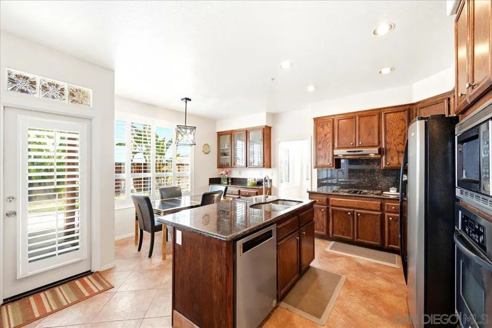 2279 Bear Rock Escondido, CA 92026