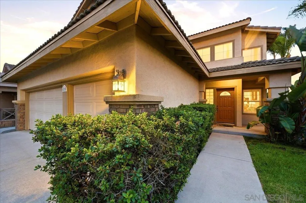 2279 Bear Rock Escondido, CA 92026