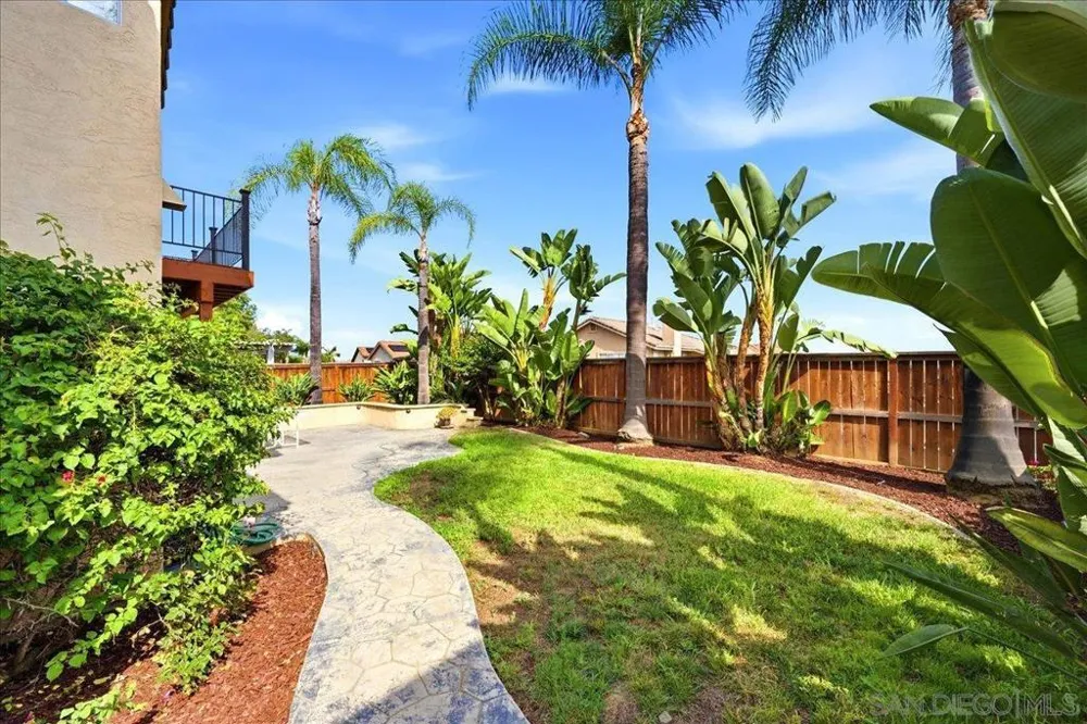 2279 Bear Rock Escondido, CA 92026