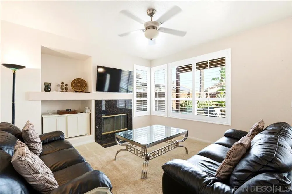 2279 Bear Rock Escondido, CA 92026