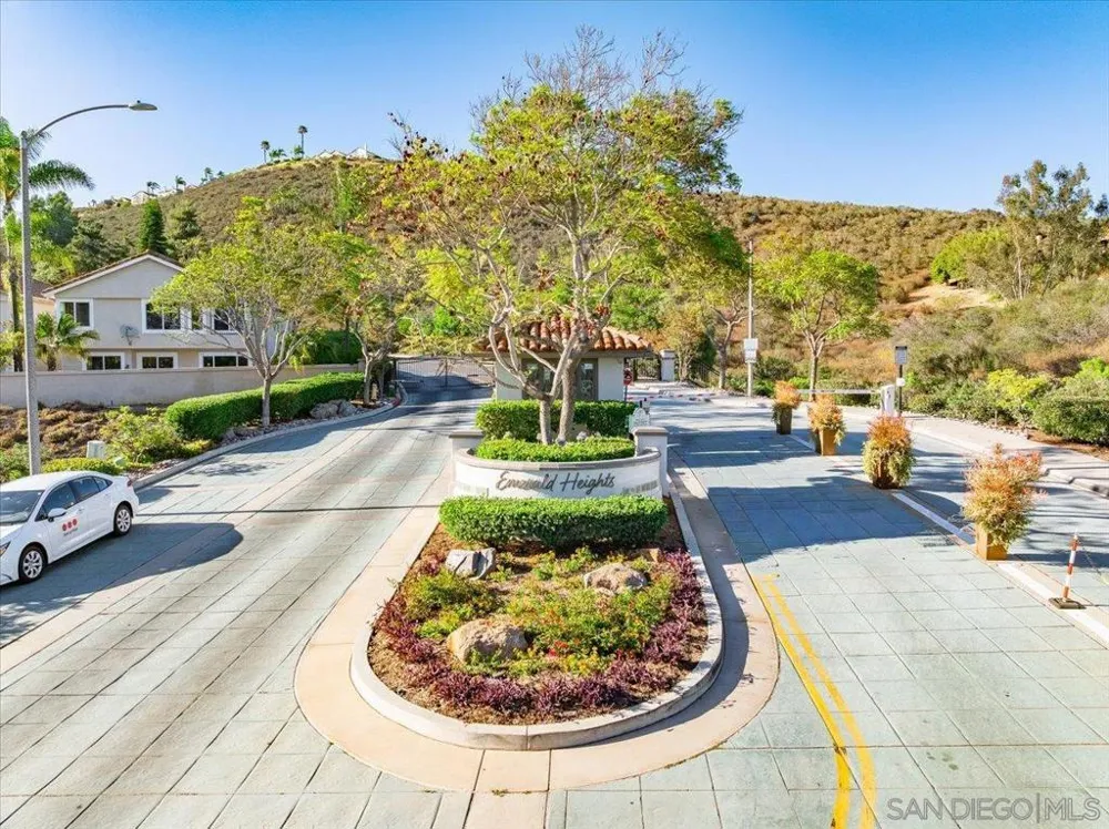 2279 Bear Rock Escondido, CA 92026