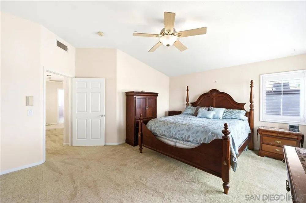 2279 Bear Rock Escondido, CA 92026